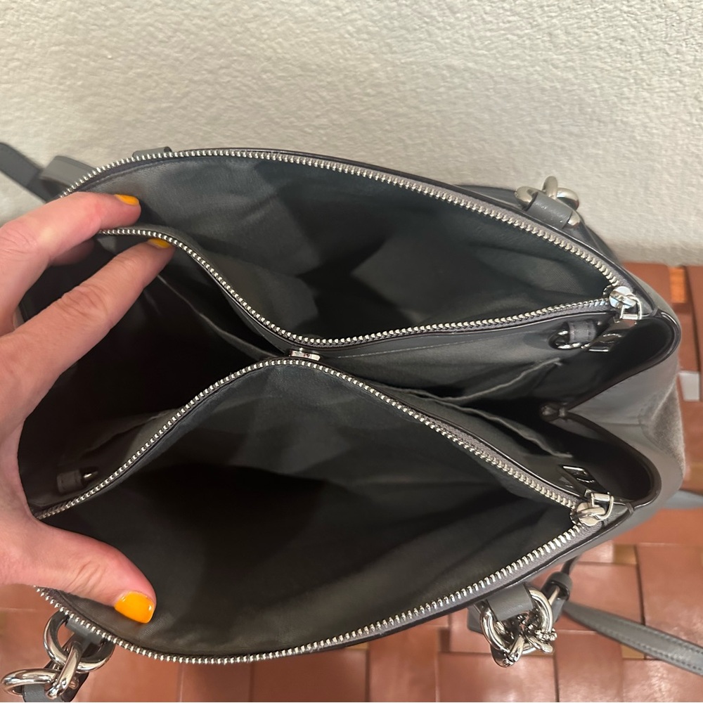 Coach grey pebble leather and suede bag - Picture 4 of 5